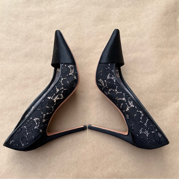 Tory Burch Glenna Pump Camellia Satin Lace Heels Size 10 Black - Picture 8 of 9